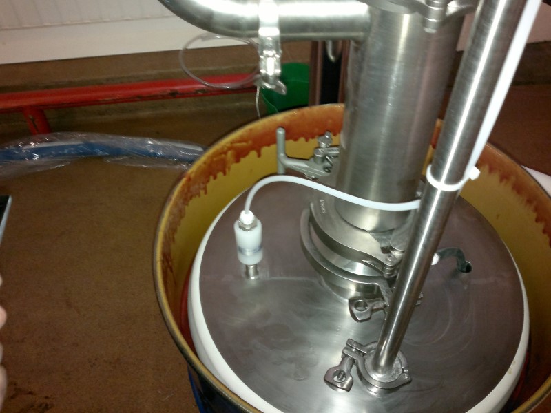 unload 200 liter fruit paste in 3 minutes